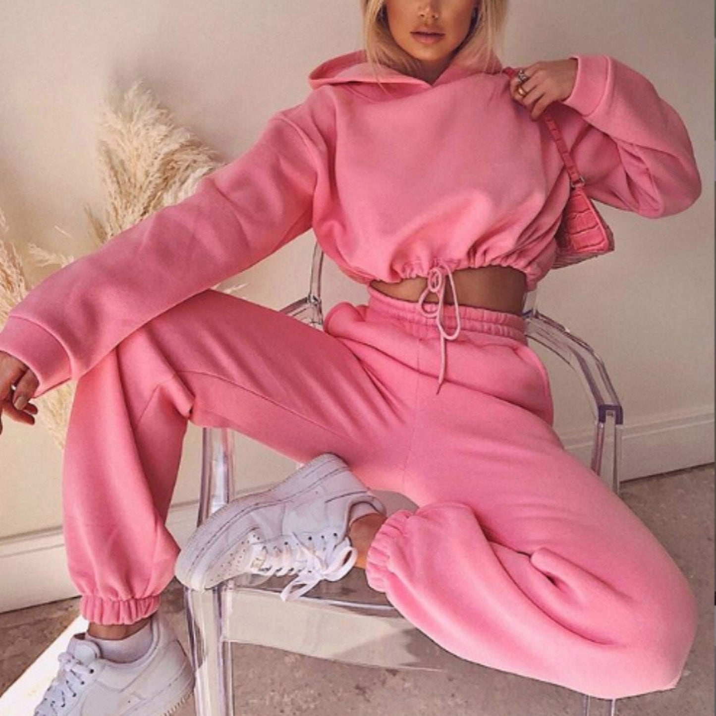 Stylish Women’s 2-Piece Tracksuit
